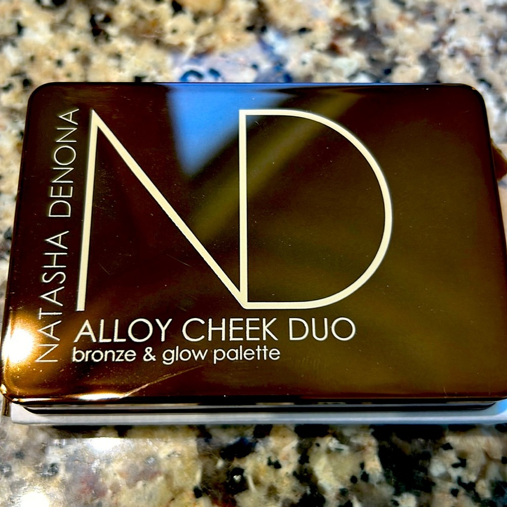 NIB NATAHA DENONA ALLOY CHEECK DUO